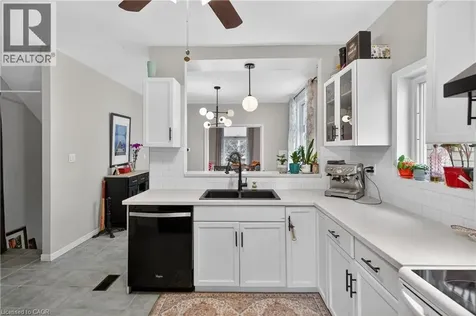 209 Glendale Avenue North Hamilton ON L8L 7K2