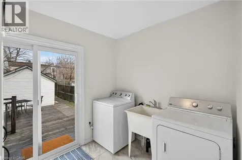 209 Glendale Avenue North Hamilton ON L8L 7K2