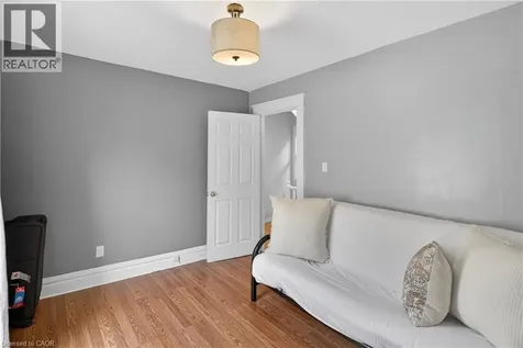 209 Glendale Avenue North Hamilton ON L8L 7K2