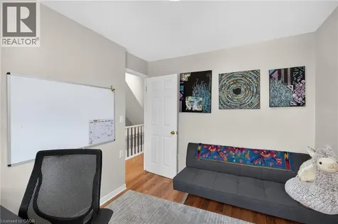 209 Glendale Avenue North Hamilton ON L8L 7K2