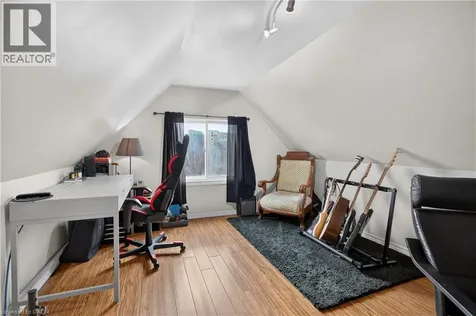 209 Glendale Avenue North Hamilton ON L8L 7K2