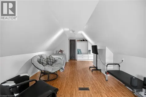 209 Glendale Avenue North Hamilton ON L8L 7K2