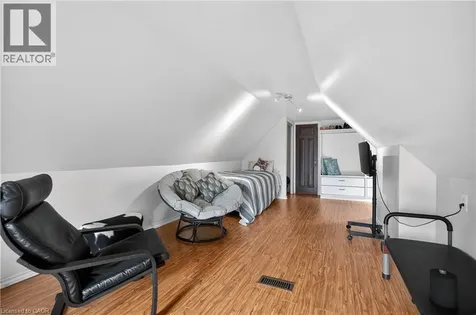 209 Glendale Avenue North Hamilton ON L8L 7K2