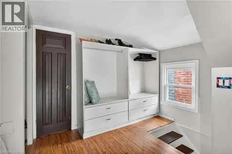209 Glendale Avenue North Hamilton ON L8L 7K2