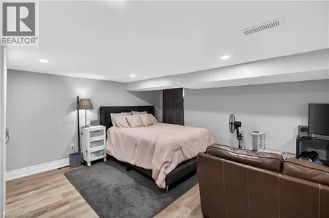 209 Glendale Avenue North Hamilton ON L8L 7K2