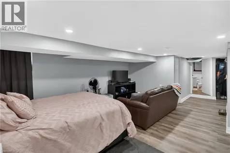 209 Glendale Avenue North Hamilton ON L8L 7K2