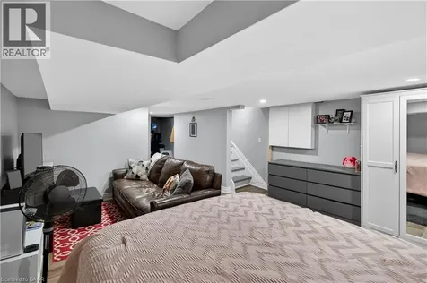 209 Glendale Avenue North Hamilton ON L8L 7K2