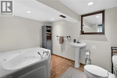 209 Glendale Avenue North Hamilton ON L8L 7K2