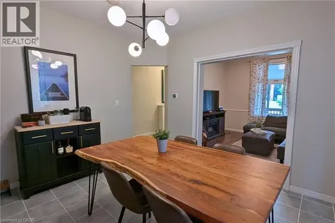 209 Glendale Avenue North Hamilton ON L8L 7K2