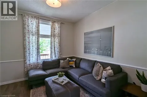 209 Glendale Avenue North Hamilton ON L8L 7K2