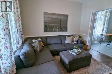 209 Glendale Avenue North Hamilton ON L8L 7K2