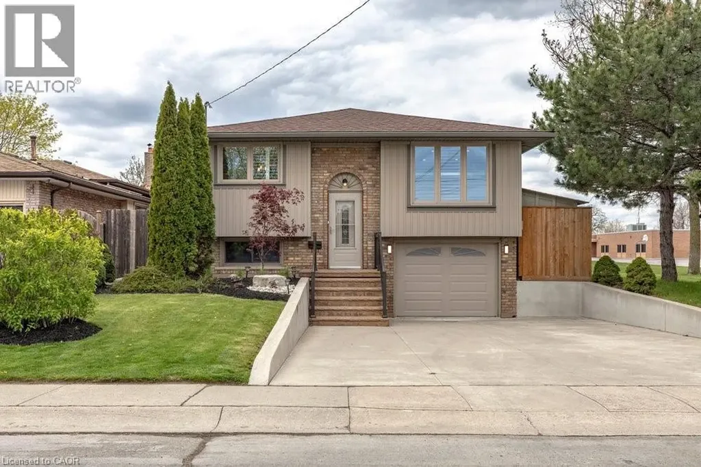 116 Highridge Avenue Hamilton ON L8E 3Y9