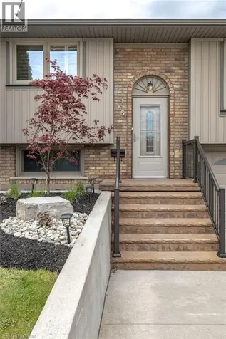 116 Highridge Avenue Hamilton ON L8E 3Y9