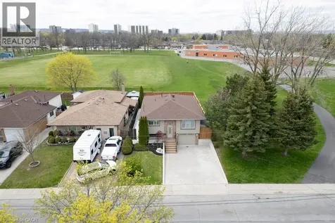 116 Highridge Avenue Hamilton ON L8E 3Y9