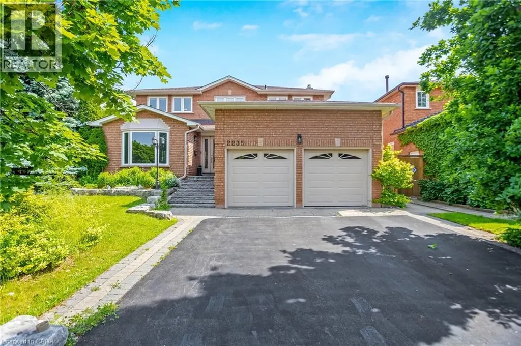 2235 Grenville Drive Oakville ON L6H 4W7
