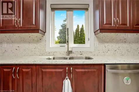 2235 Grenville Drive Oakville ON L6H 4W7