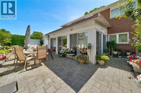 1149 Dowland Crescent Burlington ON L7T 4C7