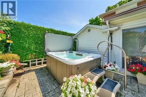 1149 Dowland Crescent Burlington ON L7T 4C7
