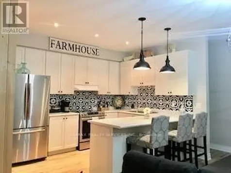 26 Lett Avenue Collingwood ON L9Y 0Z5
