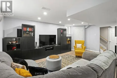 166 Lily Pond Street Ottawa ON K2M 0J5