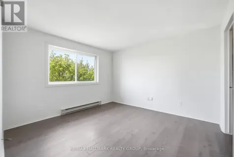 270 Brittany Drive Ottawa ON K1K 4M3