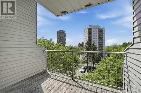 270 Brittany Drive Ottawa ON K1K 4M3