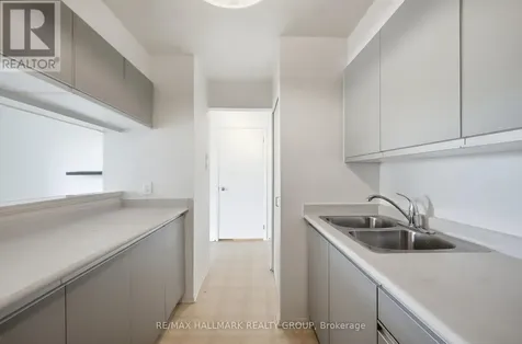 270 Brittany Drive Ottawa ON K1K 4M3
