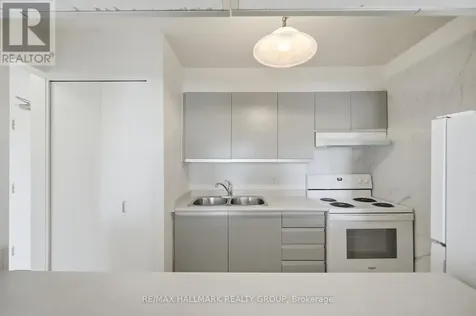 270 Brittany Drive Ottawa ON K1K 4M3