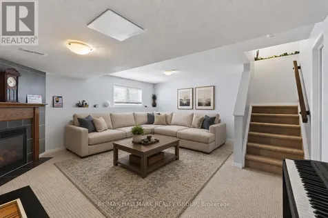 369 Rolling Meadow Crescent Ottawa ON K1W 0A9