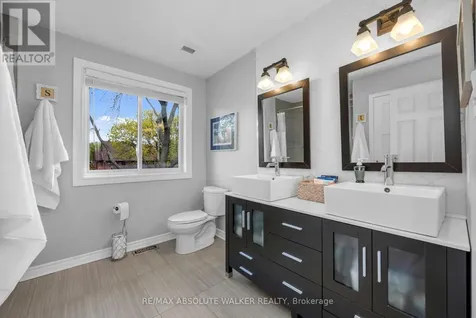 108 Plover Lane Ottawa ON K2B 8M2