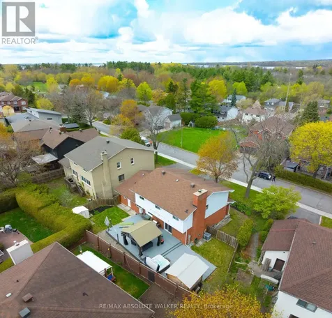 108 Plover Lane Ottawa ON K2B 8M2