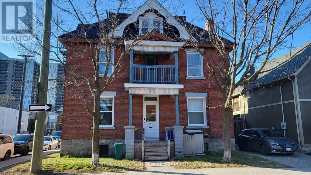 703 Cooper Street Ottawa ON K1R 5J3