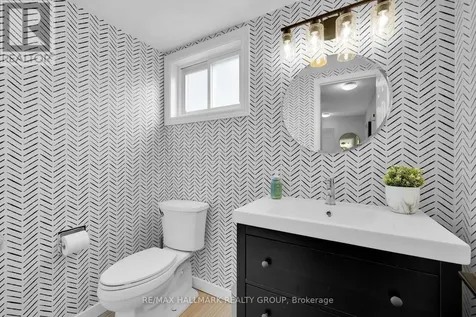 1089 Chablis Park Ottawa ON K1C 2T5