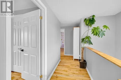 1089 Chablis Park Ottawa ON K1C 2T5