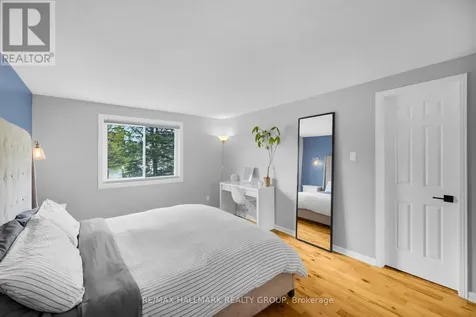 1089 Chablis Park Ottawa ON K1C 2T5