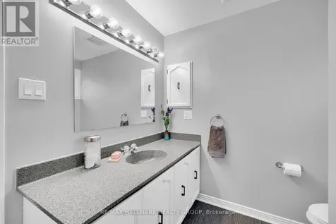 1089 Chablis Park Ottawa ON K1C 2T5