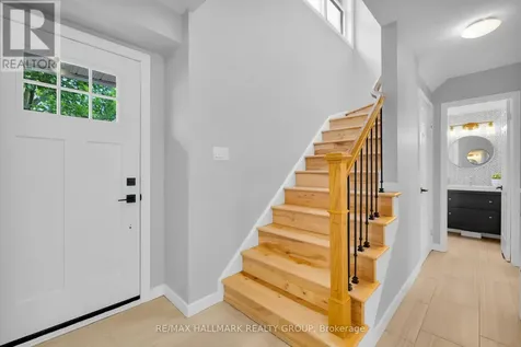 1089 Chablis Park Ottawa ON K1C 2T5