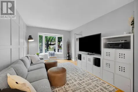 1089 Chablis Park Ottawa ON K1C 2T5