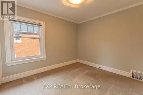 46 Kinnear Street Ottawa ON K1Y 3R6