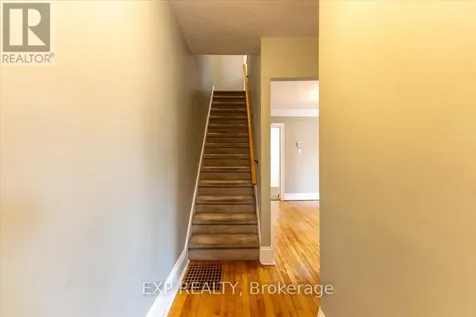 46 Kinnear Street Ottawa ON K1Y 3R6