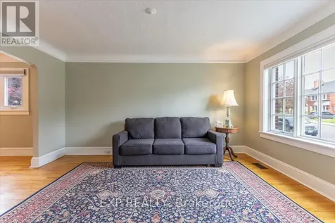 46 Kinnear Street Ottawa ON K1Y 3R6