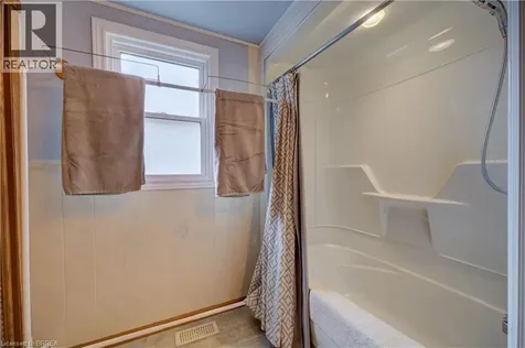 37 Frank Street Brantford ON N3T 5E1