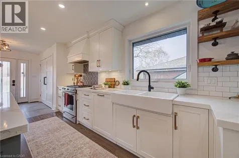 1486 Augustine Drive Burlington ON L7P 2N2