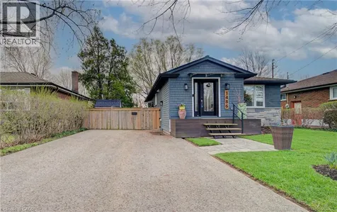 1486 Augustine Drive Burlington ON L7P 2N2