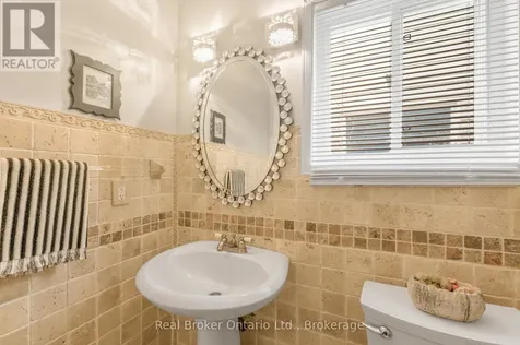 176 Osborn Avenue Brantford ON N3T 6S7
