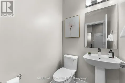 35 Plank Street Ottawa ON K2V 0M4