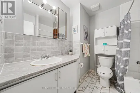 1025 Grenon Avenue Ottawa ON K2B 8S5