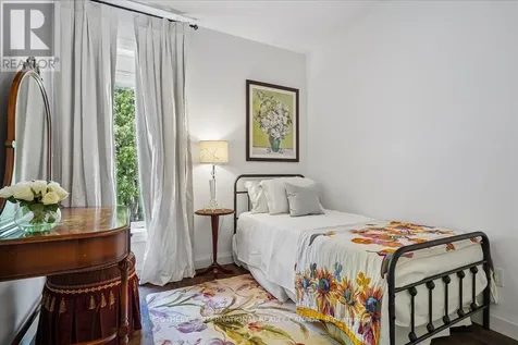 257 Booth Avenue Toronto (south Riverdale) ON M4M 2M7