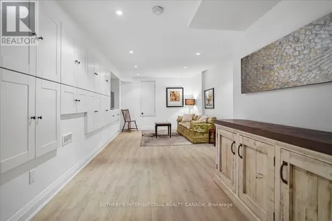 257 Booth Avenue Toronto (south Riverdale) ON M4M 2M7