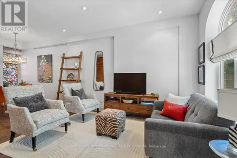 257 Booth Avenue Toronto (south Riverdale) ON M4M 2M7